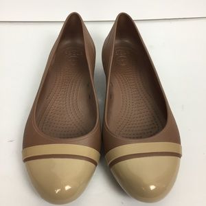 CROCS Women's Flats Sz 9W Two Tone Brown Beige